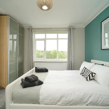 度假居 Stunning 5 Bed House In Chapel Allerton, Sleeps 9 利兹
