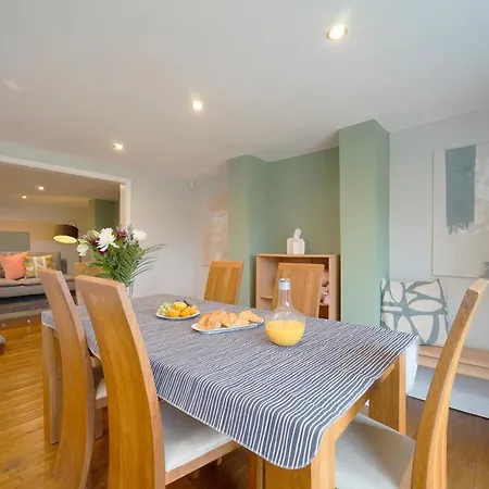 Stunning 5 Bed House In Chapel Allerton, Sleeps 9 利兹