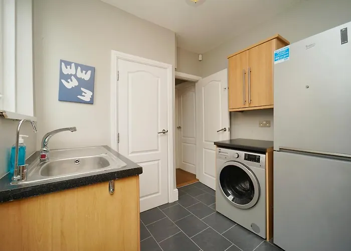 Stunning 5 Bed House In Chapel Allerton, Sleeps 9 리즈