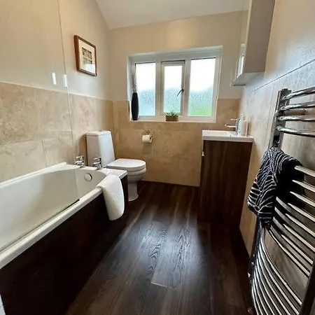 Stunning 5 Bed House In Chapel Allerton, Sleeps 9 리즈